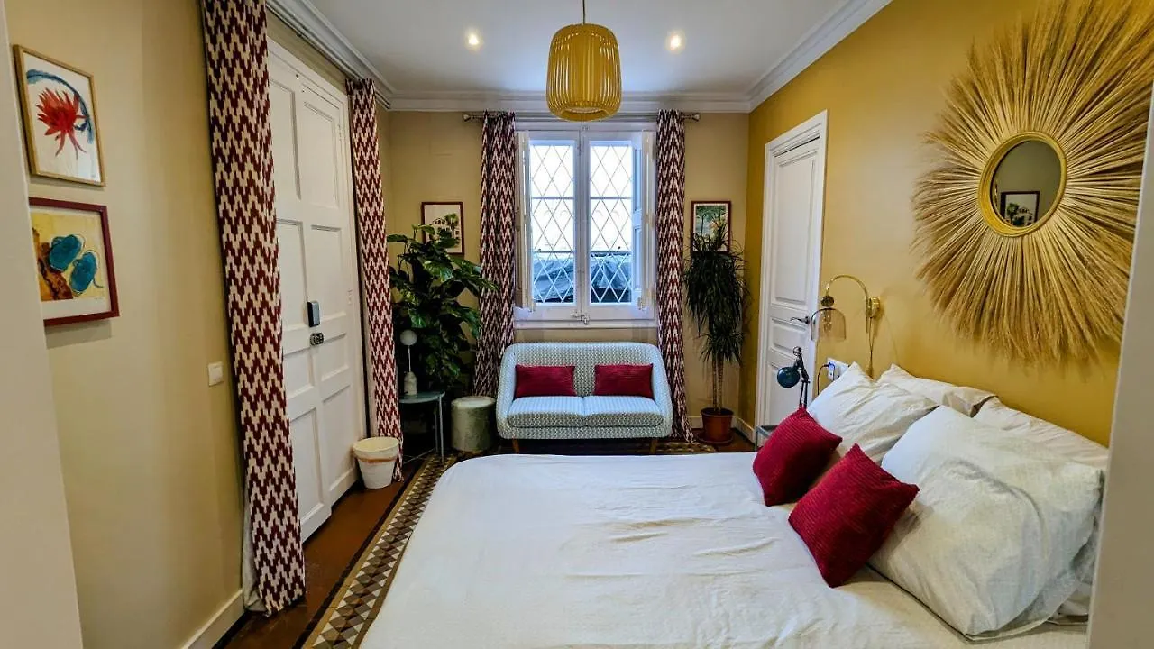 Unique Premium Suite With Sunset Terrace In Born Neighborhood contacts